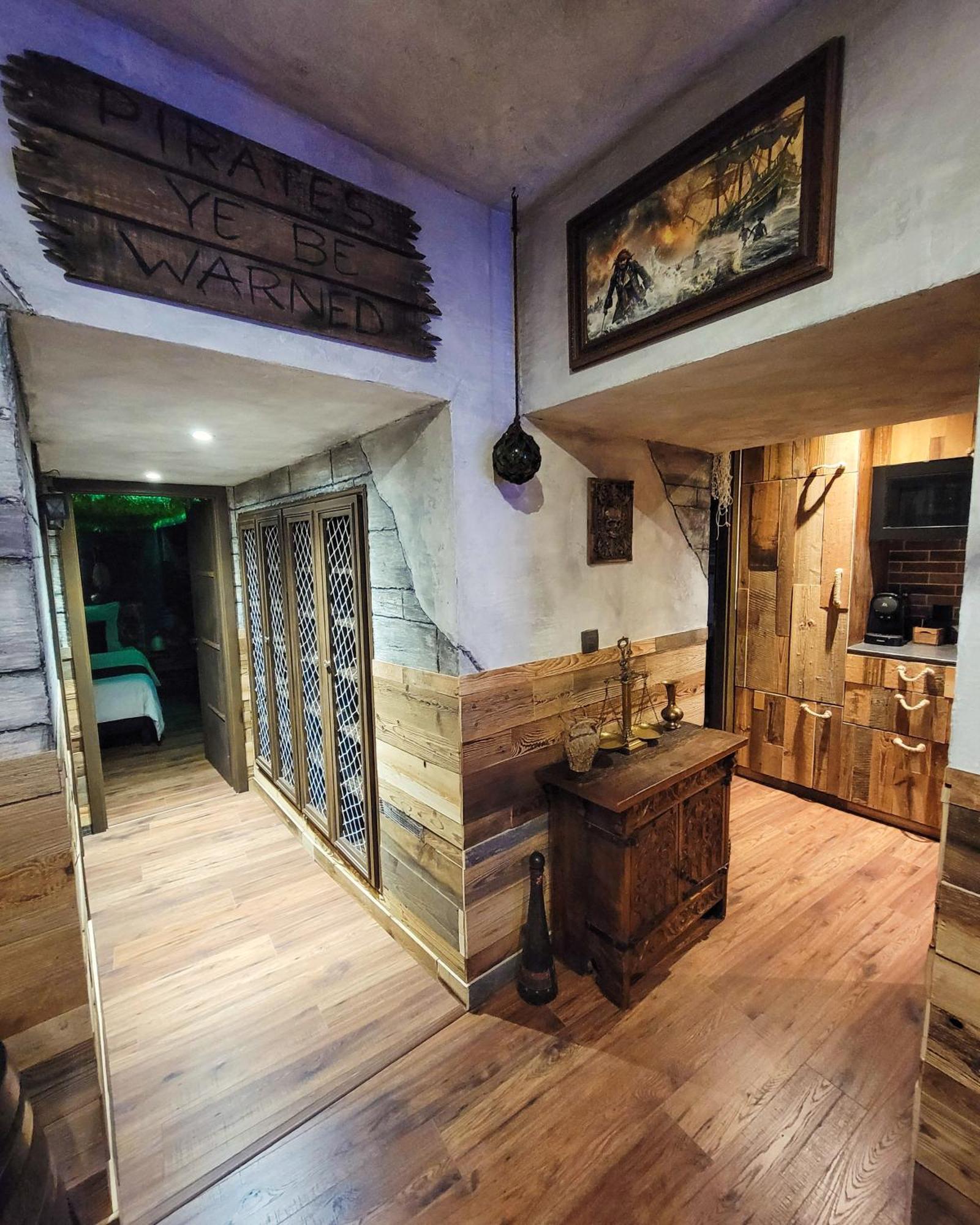 Le Repaire Des Pirates Logement Magique Sainte-Croix-en-Plaine Exterior photo